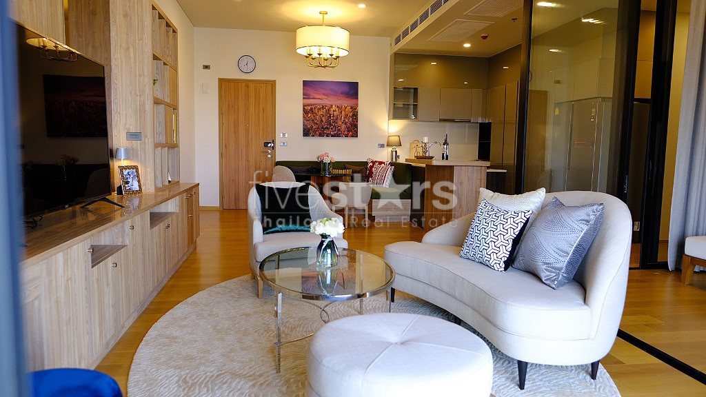 3 bedroom luxury condo for rent on Asoke to Phromphong