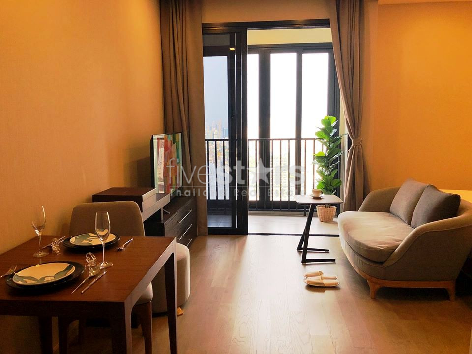 Modern 1 bedroom condo for rent close to BTS ASoke