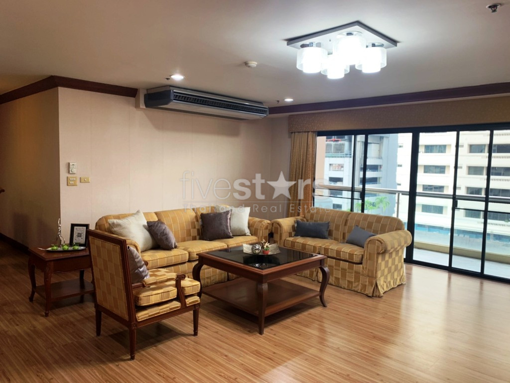 3 bedrooms apartment for rent near BTS Asoke