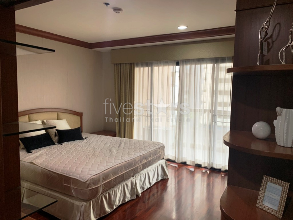 3 bedrooms apartment for rent near BTS Asoke, photo 15