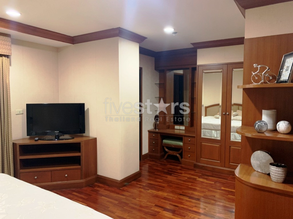 3 bedrooms apartment for rent near BTS Asoke, photo 12