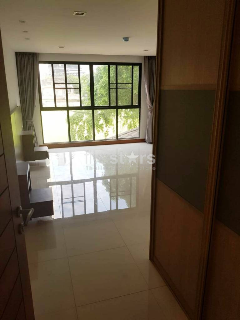 Brand new 3 bedrooms apartment for rent near BTS Nana and BTS Asoke, photo 4