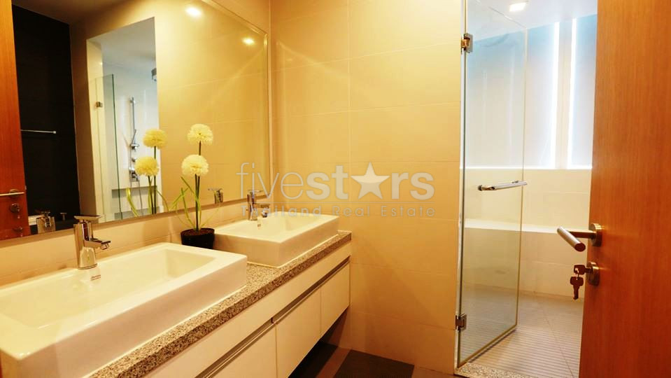 Modern 3 bedrooms condo for rent in Sukhumvit near BTS Asoke, photo 9