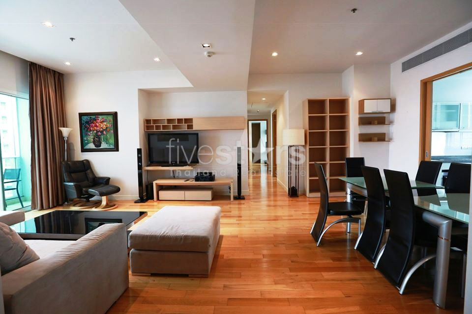 Modern 3 bedrooms condo for rent in Sukhumvit near BTS Asoke, photo 2