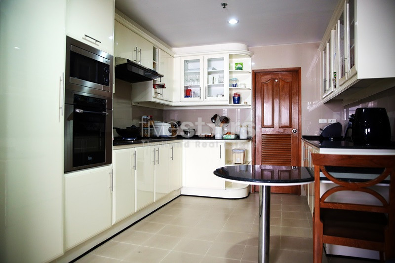 Large 4 bedrooms apartment for rent in Bangkok, photo 11