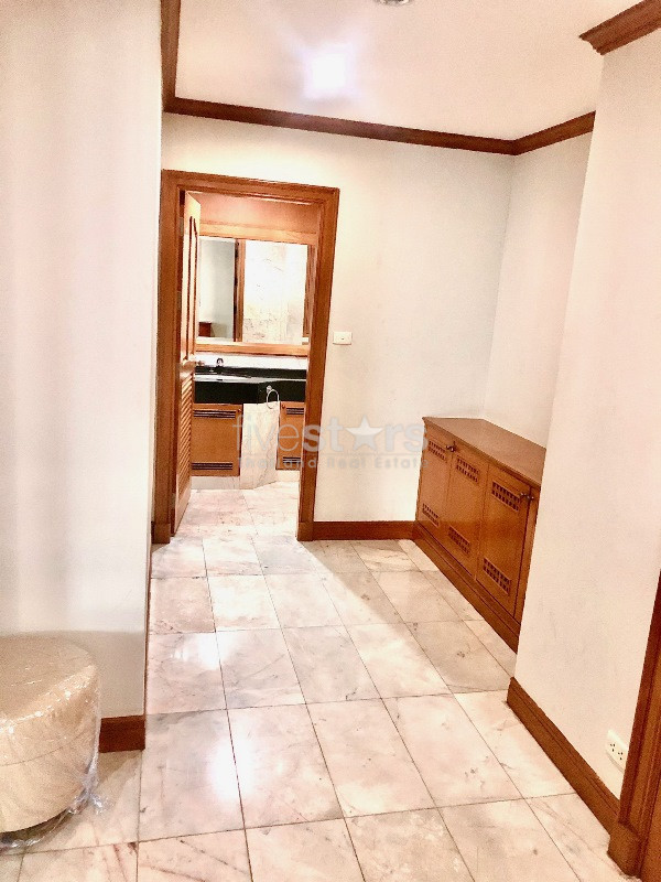 Large 4 bedrooms apartment for rent in Bangkok, photo 12