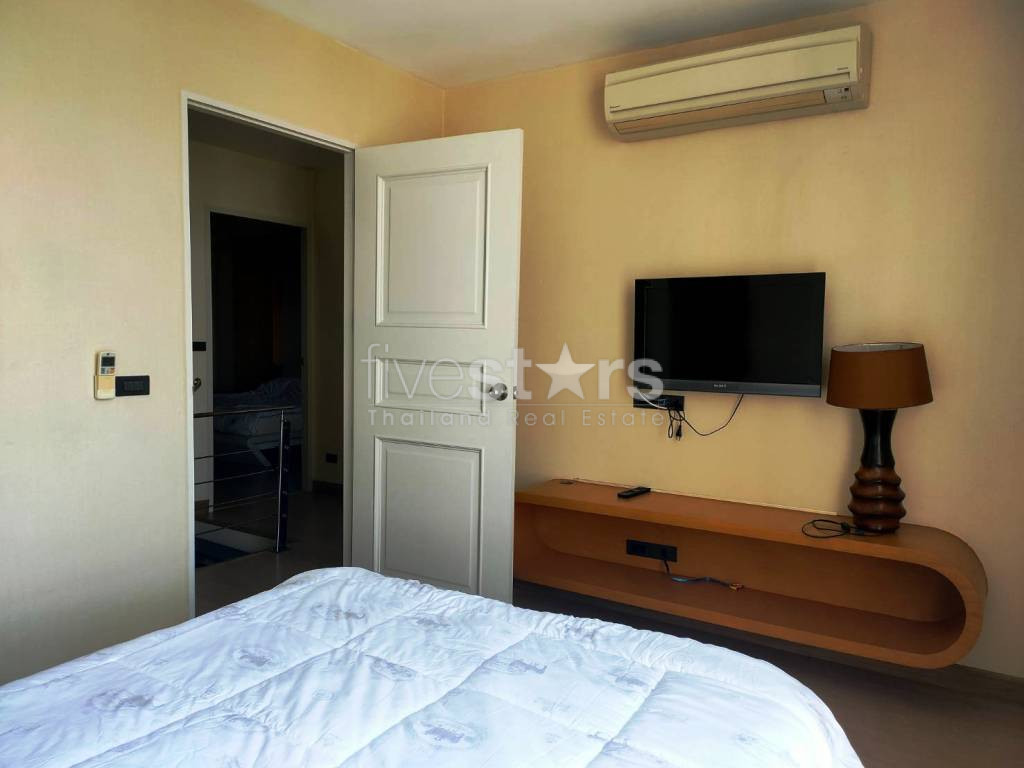 Duplex 2 bedrooms condo for rent in Asoke, photo 11