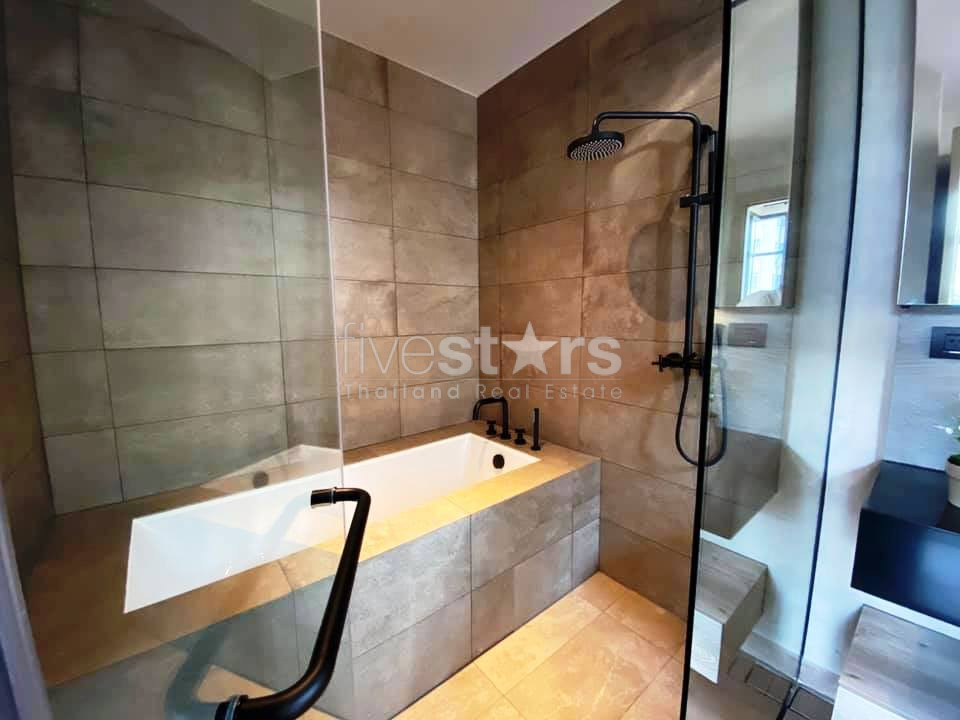 Loft style 2 bedrooms condo for rent in Asoke near MRT Petchaburi and airport link, photo 16
