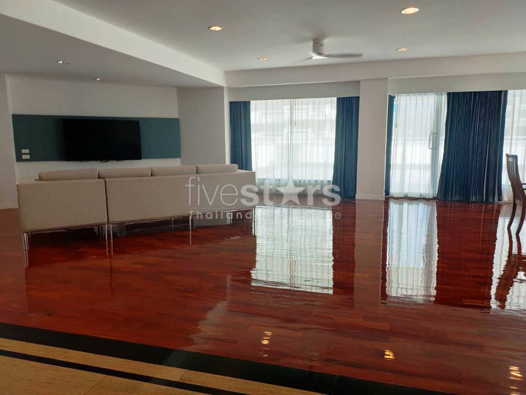 Pet friendly 4 bedrooms large balcony apartment for rent in Sukhumvit, photo 3