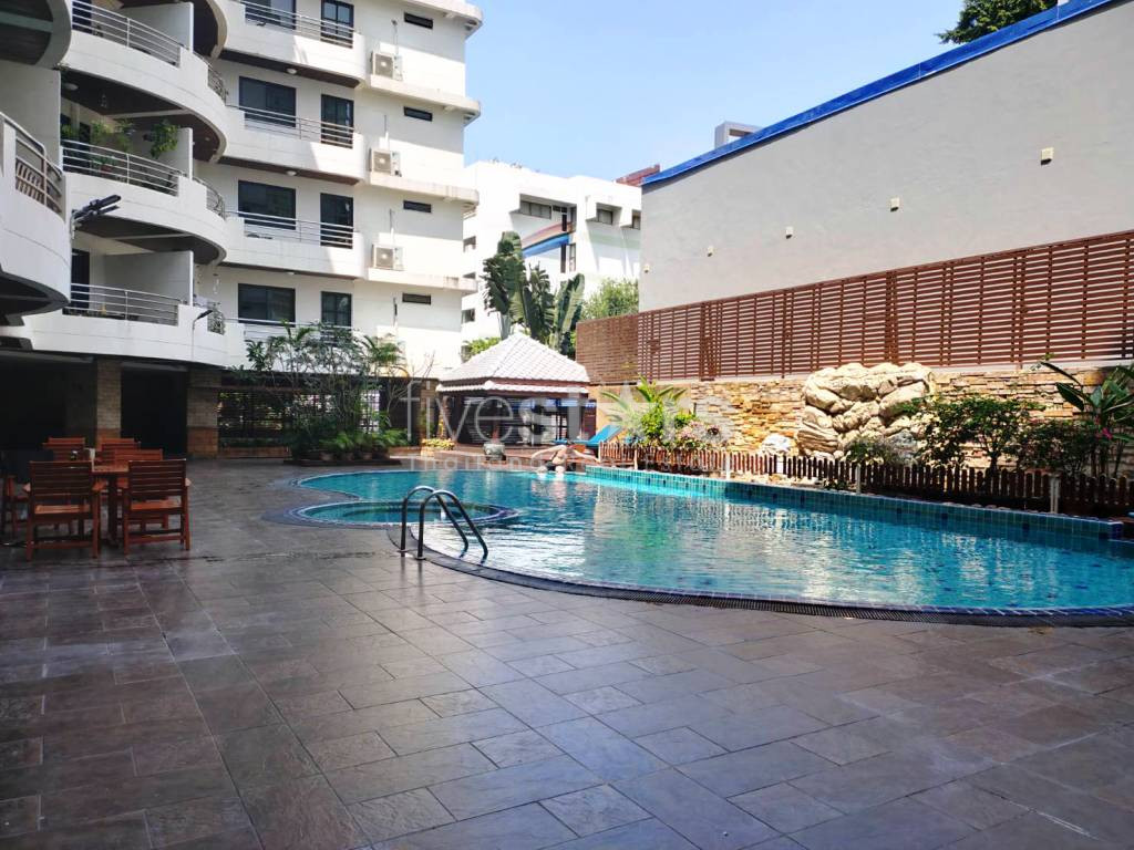 Pet friendly 4 bedrooms large balcony apartment for rent in Sukhumvit, photo 21