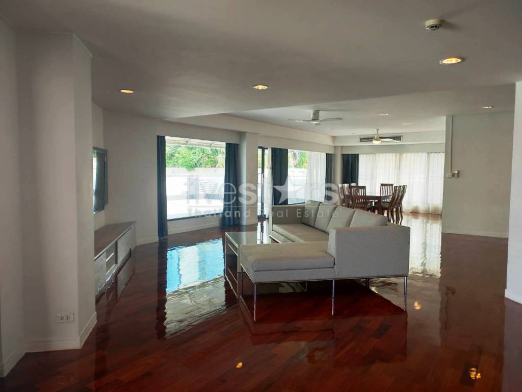 Pet friendly 4 bedrooms large balcony apartment for rent in Sukhumvit