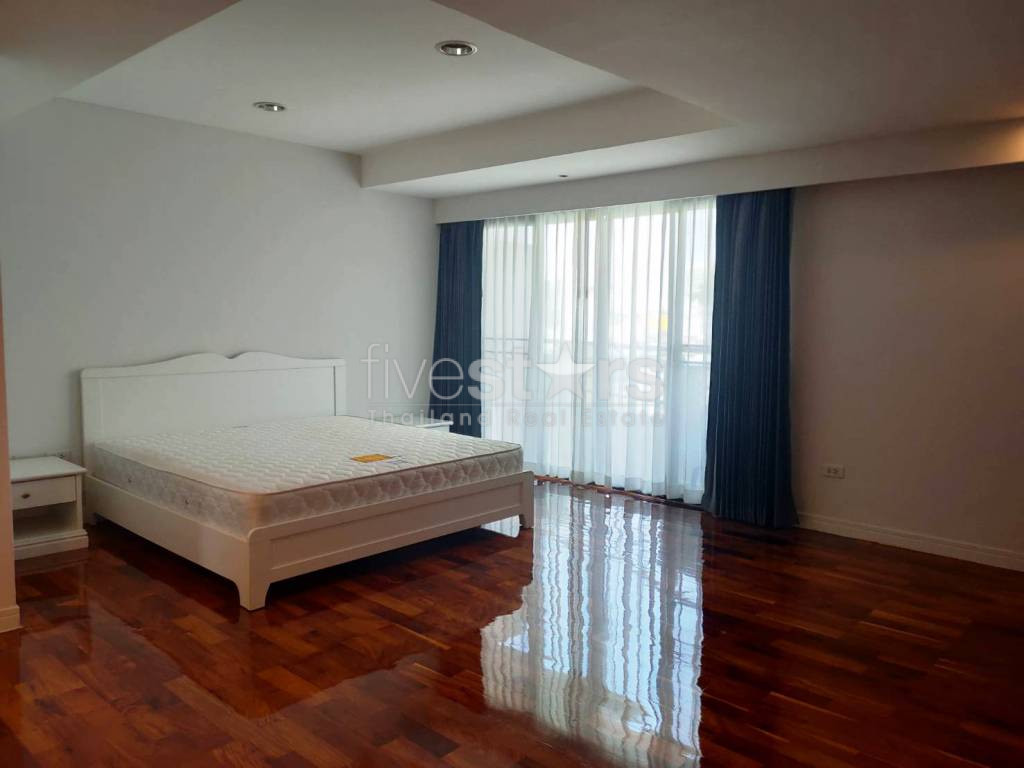 Pet friendly 4 bedrooms large balcony apartment for rent in Sukhumvit, photo 11