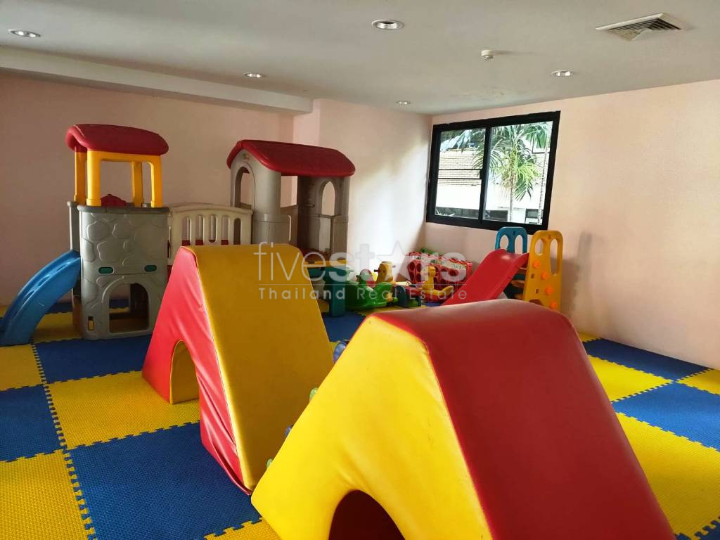 Pet friendly 4 bedrooms large balcony apartment for rent in Sukhumvit, photo 22