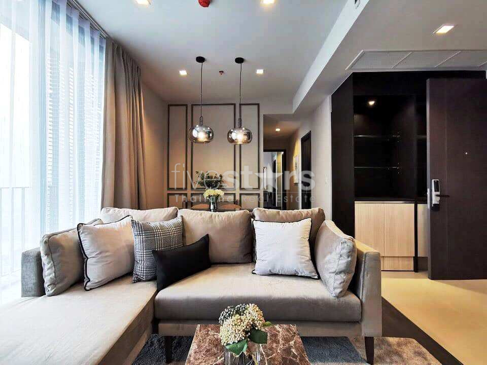 Modern 2 bedrooms condo for rent in Sukhumvit near BTS Asoke