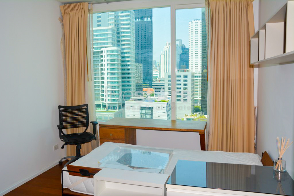 Appartement 2 chambres spacieux proche BTS Asoke et MRT Sukhumvit, photo 14