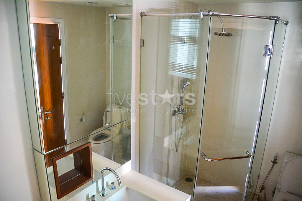 Appartement 2 chambres spacieux proche BTS Asoke et MRT Sukhumvit, photo 16