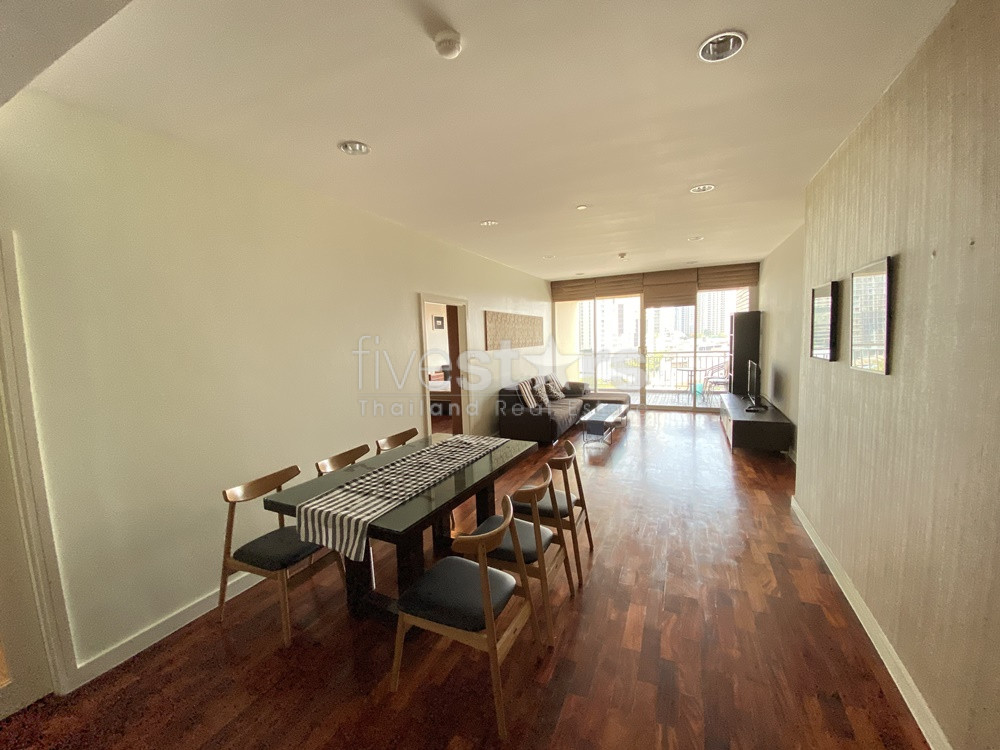 Grand appartement avec 2 chambres à louer quartier Phrompong, photo 3
