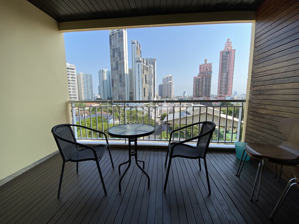 Grand appartement avec 2 chambres à louer quartier Phrompong, photo 2