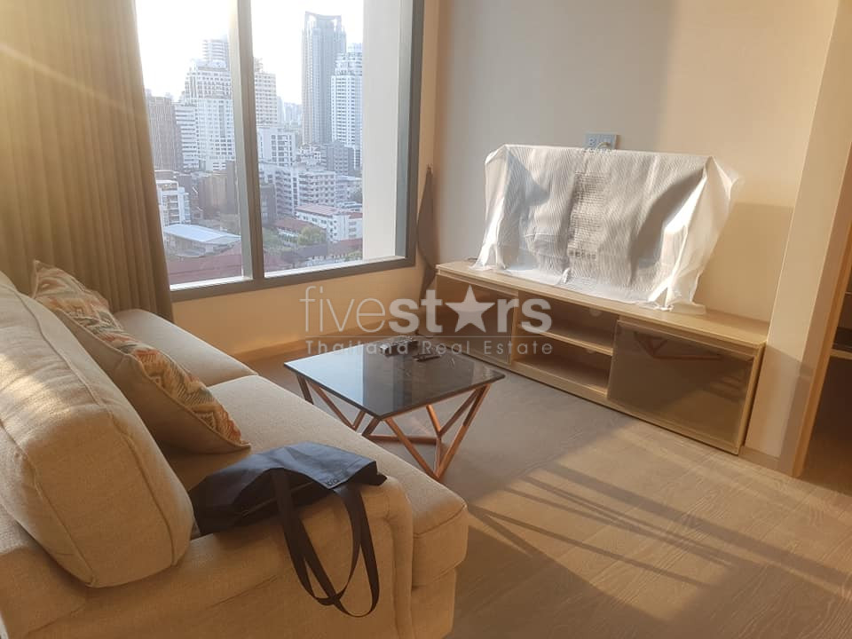 Appartement moderne de 2 chambres à louer près de la station de BTS Asoke