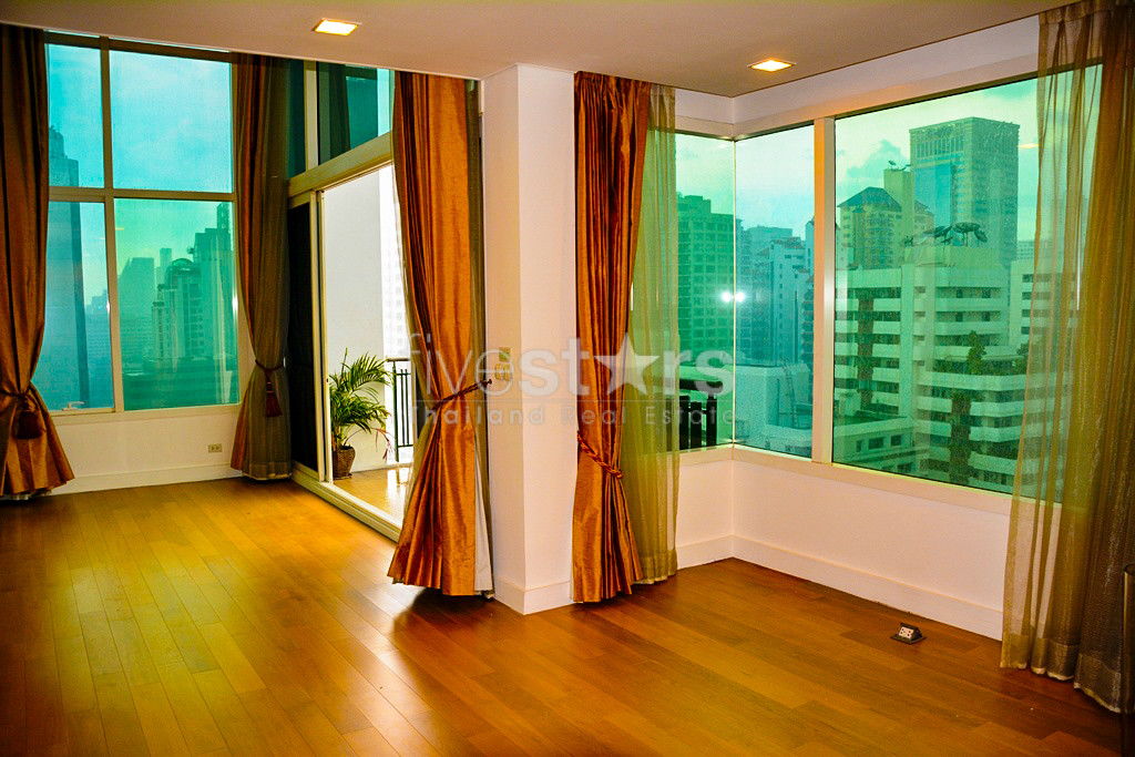 Penthouse 3 chambres type duplex à vendre proche BTS Asoke, photo 5