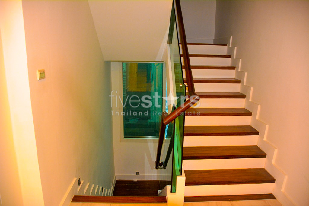 Penthouse 3 chambres type duplex à vendre proche BTS Asoke, photo 11