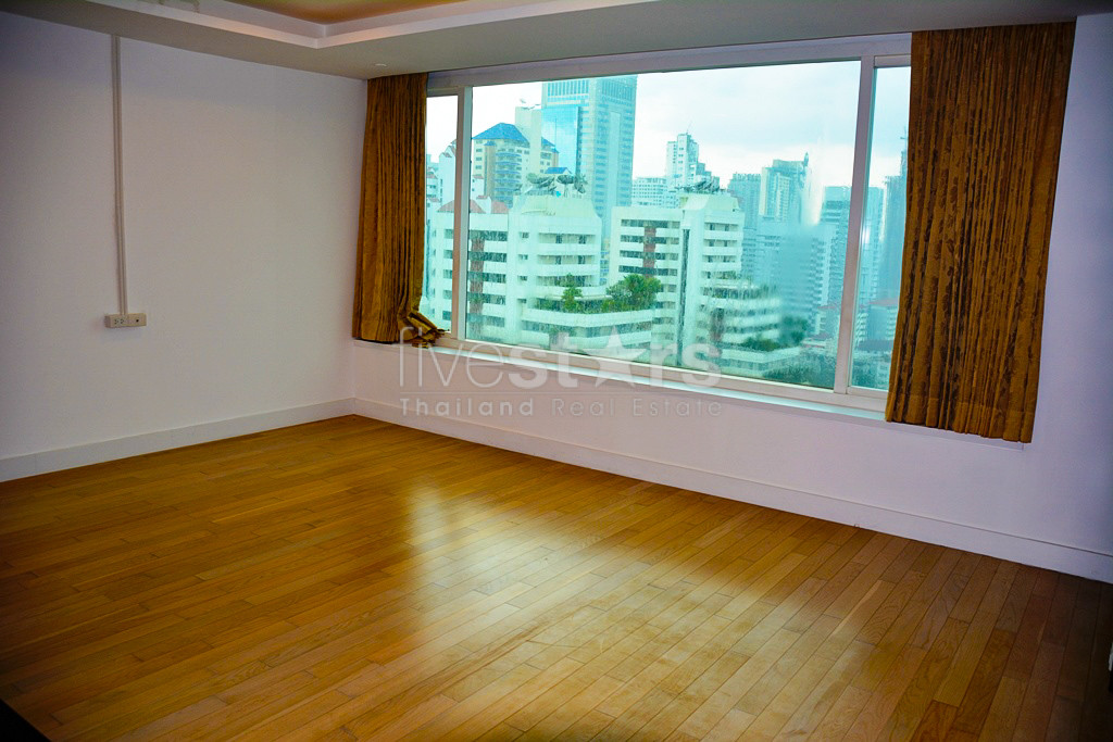 Penthouse 3 chambres type duplex à vendre proche BTS Asoke, photo 17