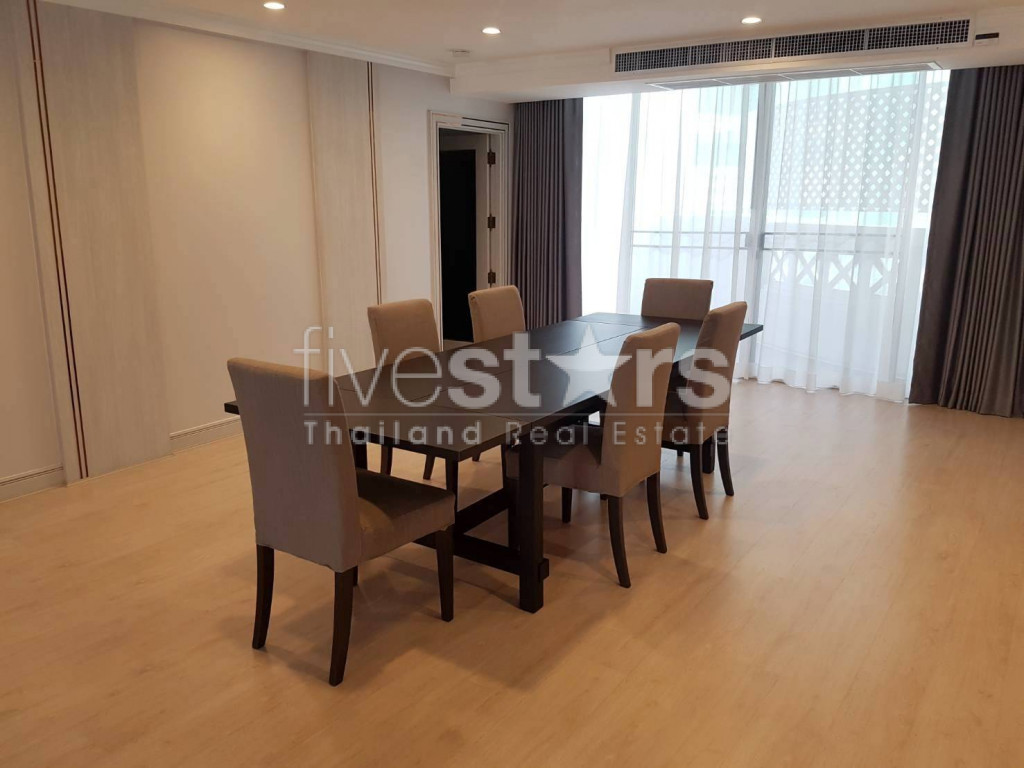 Spacious 4 bedroom apartment for rent in Sukhumvit, photo 2