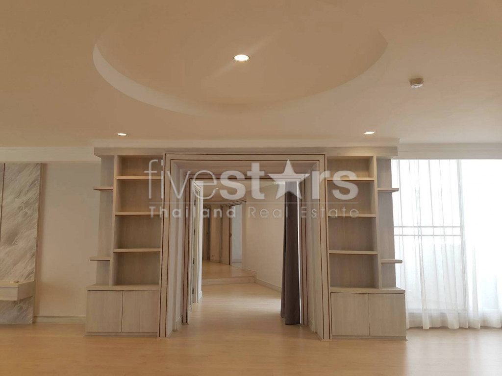 Spacious 4 bedroom apartment for rent in Sukhumvit, photo 6