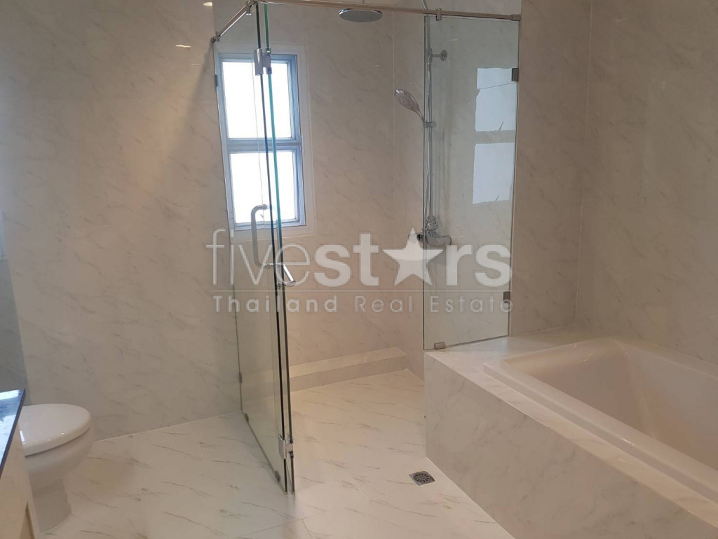 Spacious 4 bedroom apartment for rent in Sukhumvit, photo 9