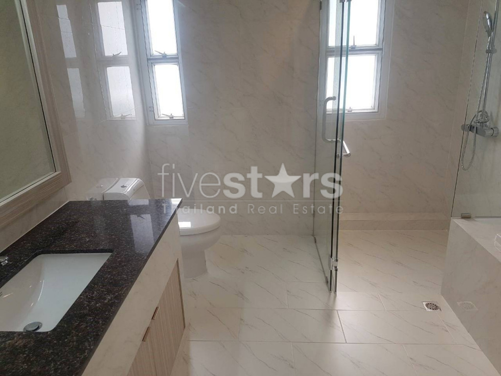 Spacious 4 bedroom apartment for rent in Sukhumvit, photo 10