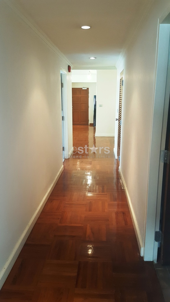 2 bedroom condo for rent Asoke, photo 5