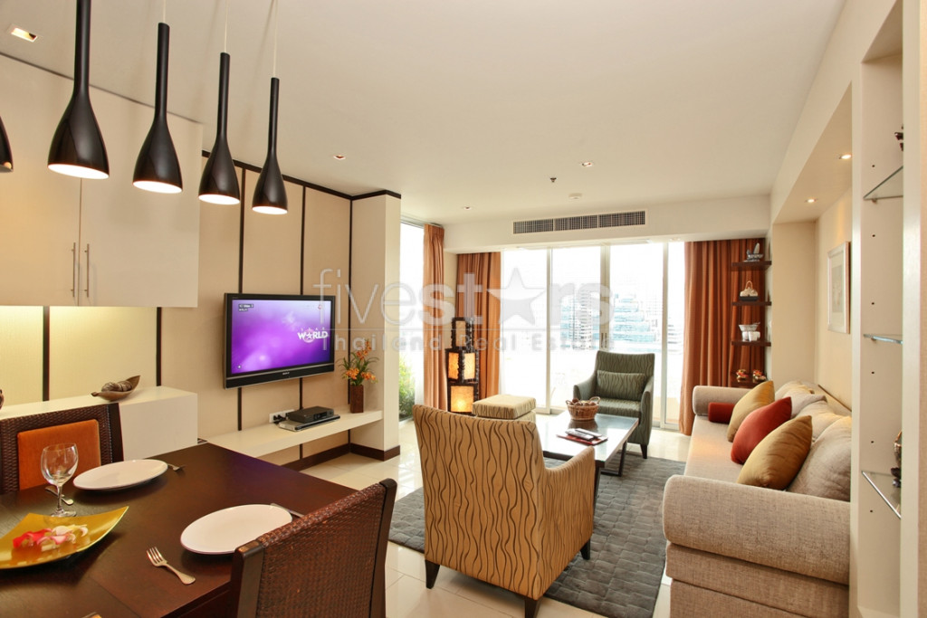 2 bedroom furnished condominium near Asoke BTS and Sukhumvit MRT