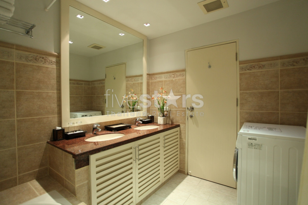 2 bedroom furnished condominium near Asoke BTS and Sukhumvit MRT, photo 6