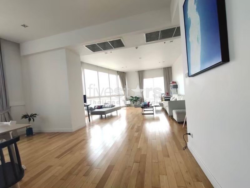 Condo spacieux de 3 chambres à l'étage supérieur à louer dans la région d'Asoke, photo 16