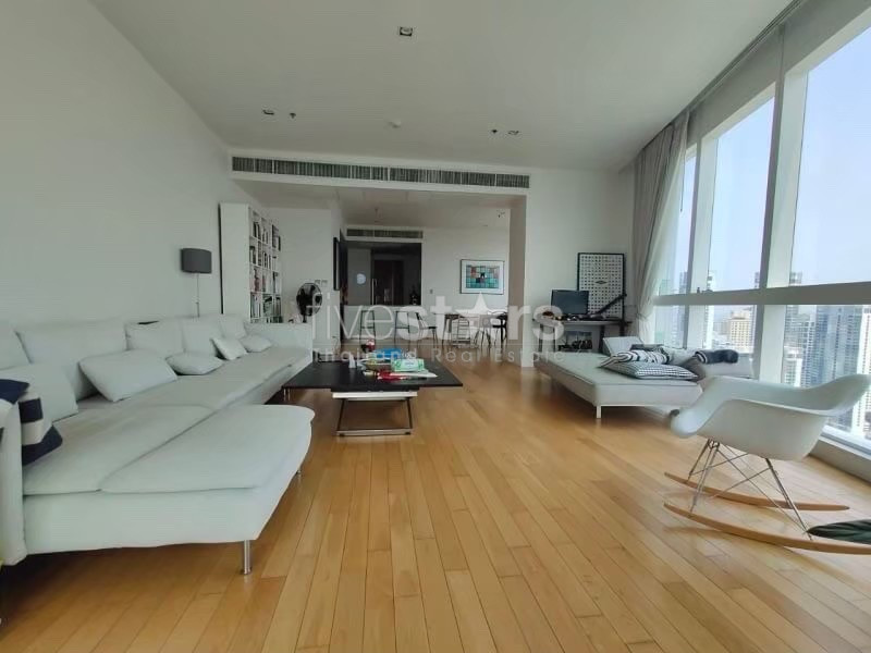 Condo spacieux de 3 chambres à l'étage supérieur à louer dans la région d'Asoke, photo 2