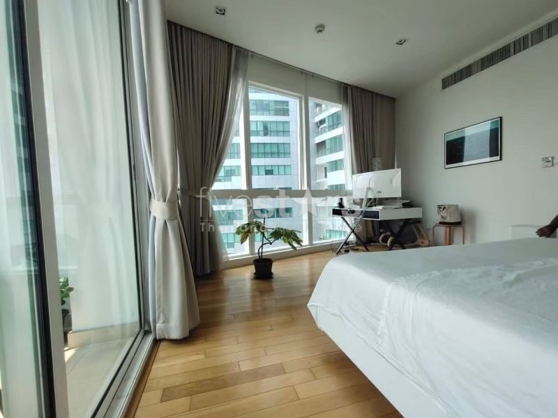 Condo spacieux de 3 chambres à l'étage supérieur à louer dans la région d'Asoke, photo 12