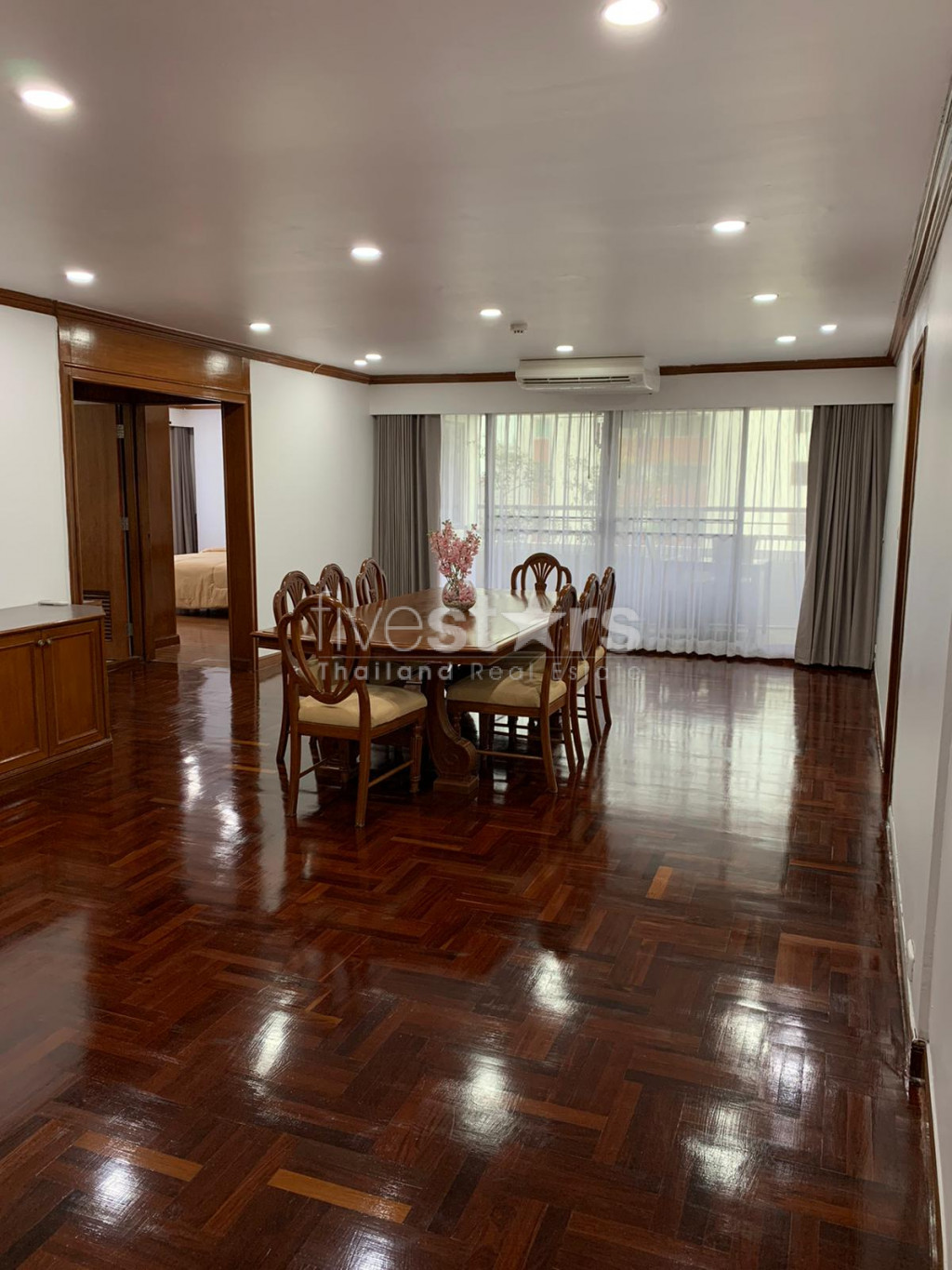 3 bedrooms condominium for rent close to BTS Asoke, photo 3