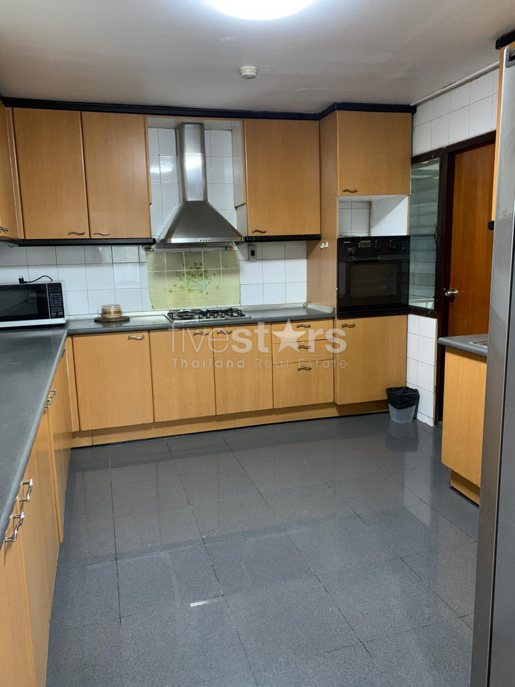 3 bedrooms condominium for rent close to BTS Asoke, photo 7
