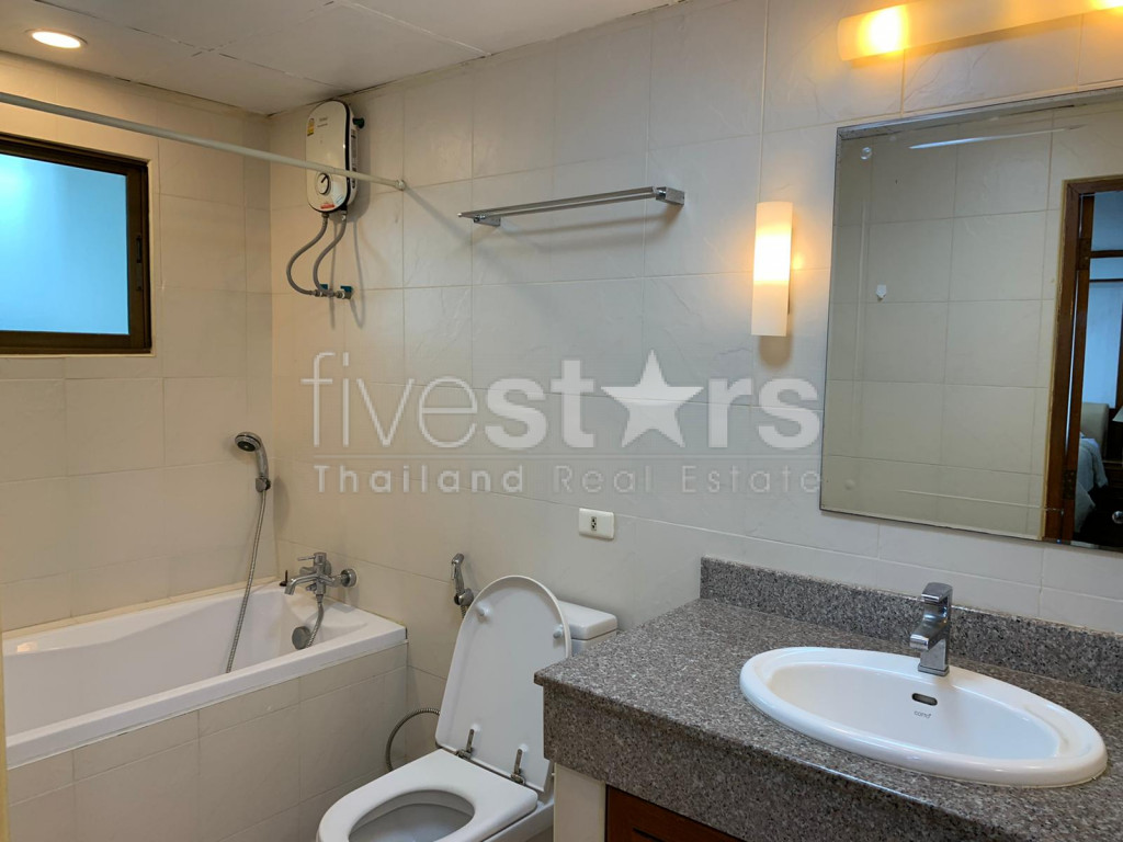 3 bedrooms condominium for rent close to BTS Asoke, photo 8