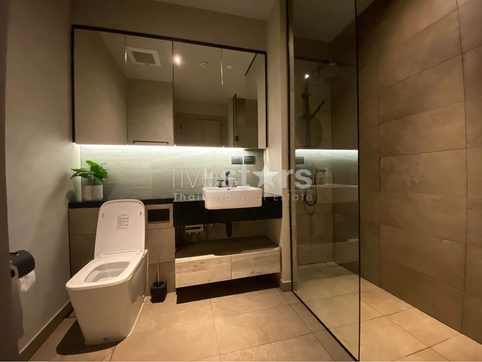 Modern 2 bedrooms condo for rent only 3 minutes walk to MRT Petchburi, photo 11
