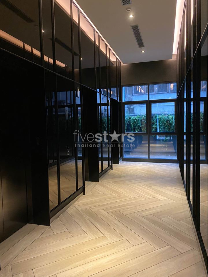 Modern 2 bedrooms condo for rent only 3 minutes walk to MRT Petchburi, photo 13