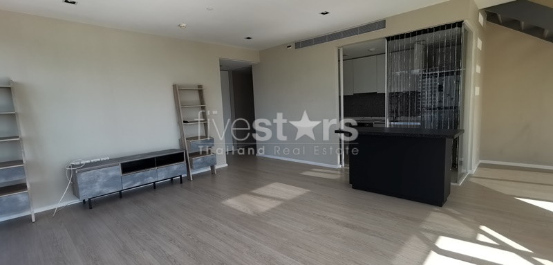 2 bedroom duplex open view condo for rent on Asoke, photo 16