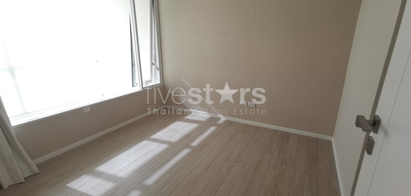 2 bedroom duplex open view condo for rent on Asoke, photo 12