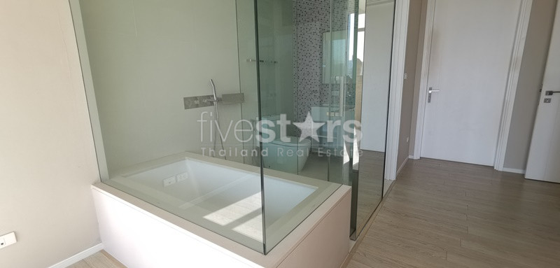 2 bedroom duplex open view condo for rent on Asoke, photo 10