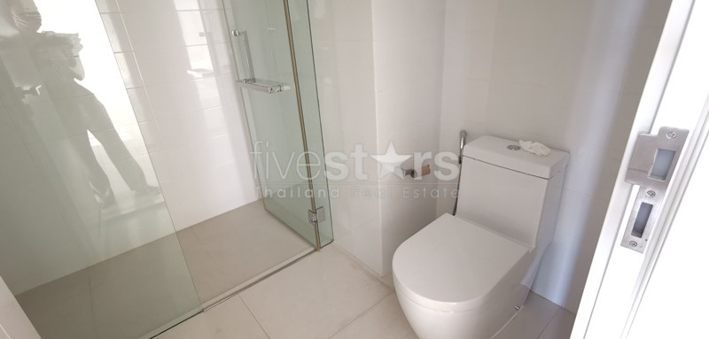 2 bedroom duplex open view condo for rent on Asoke, photo 9