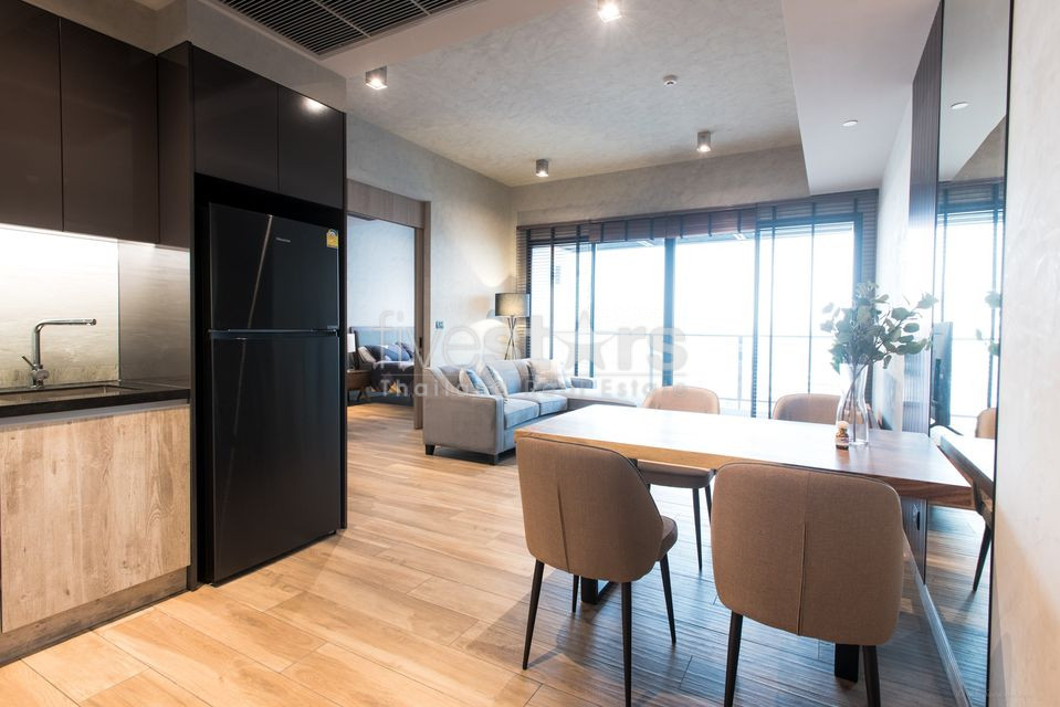 appartement 2 chambres à louer Asoke proche MRT Petchaburi et airport link