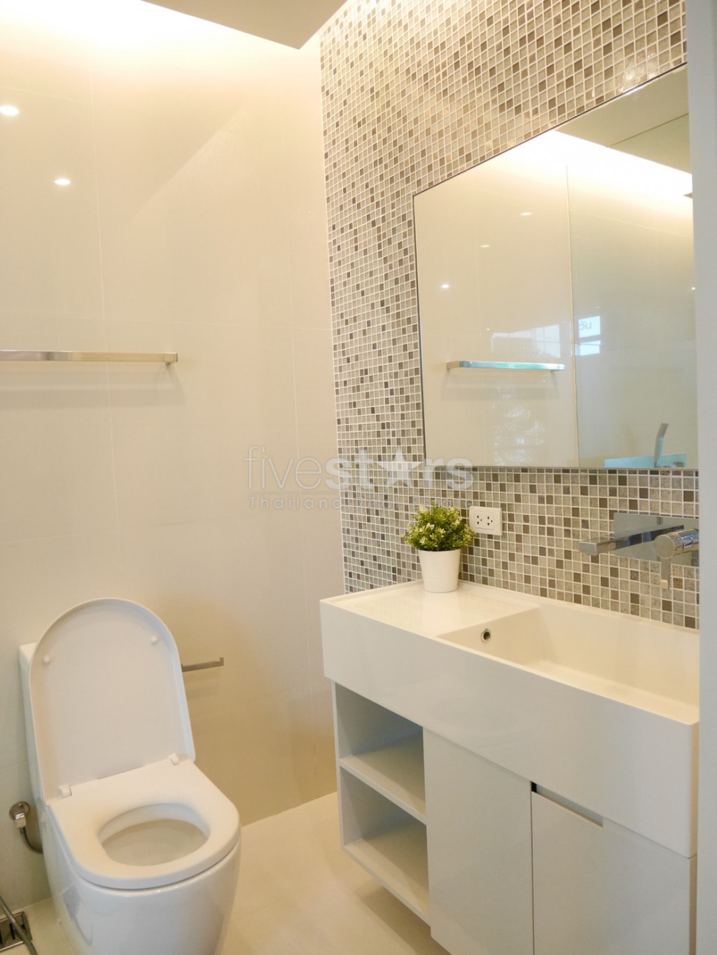 1 bedroom condo for sale in Asoke, photo 9