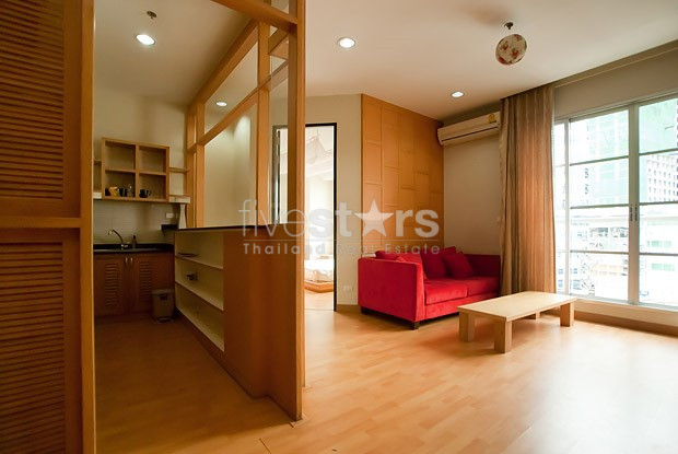 2 bedrooms condo for rent near BTS Asoke, photo 2