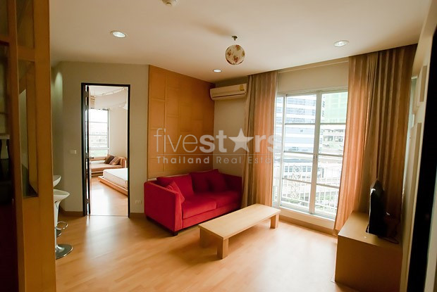 2 bedrooms condo for rent near BTS Asoke