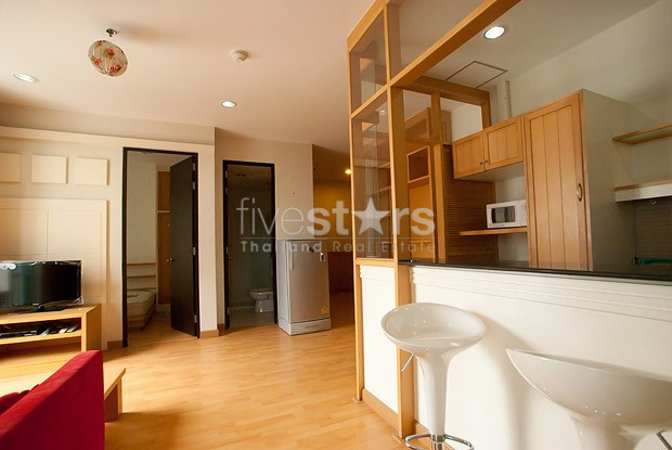 2 bedrooms condo for rent near BTS Asoke, photo 9